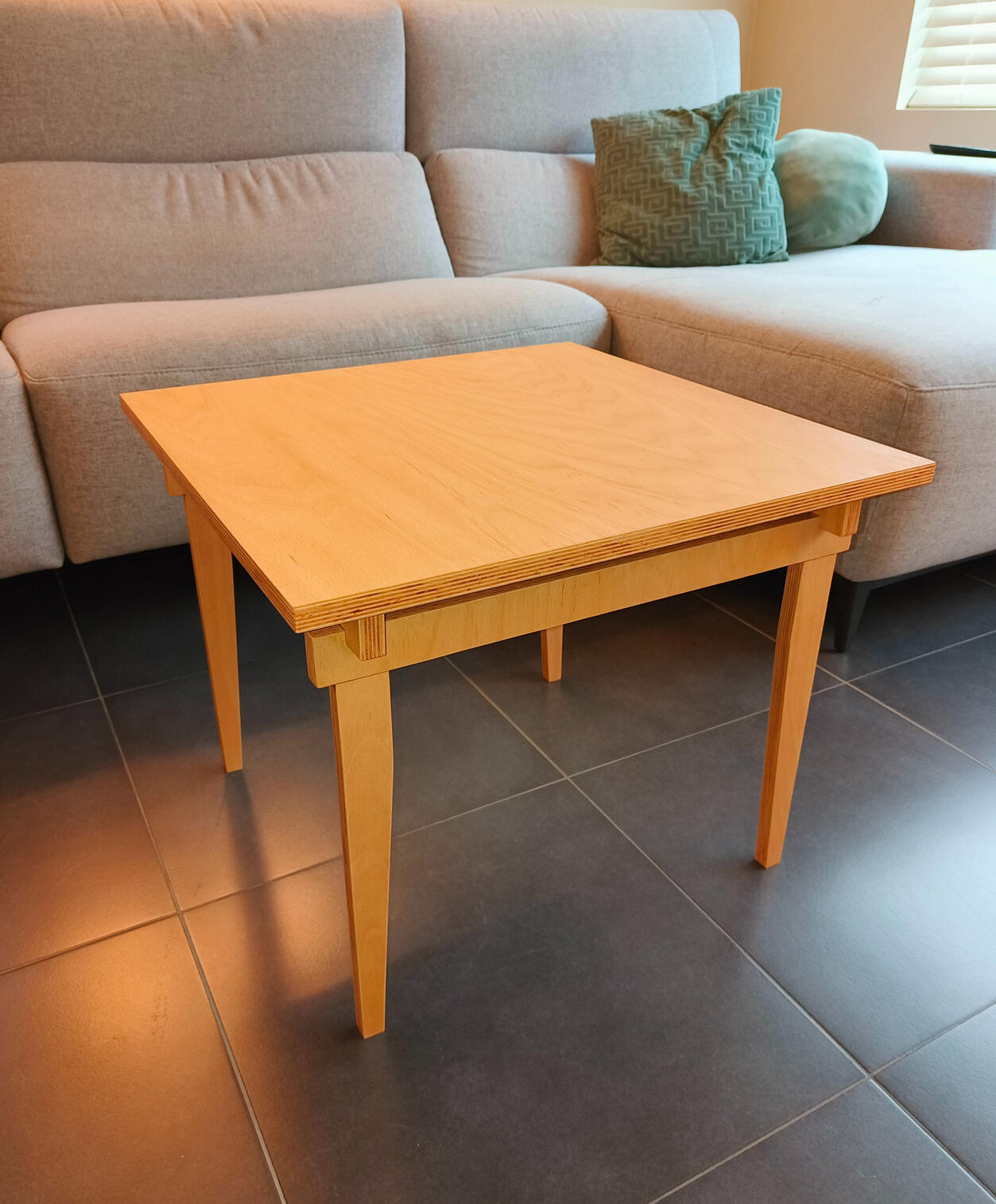 Houten bijzettafel Houten bijzettafel