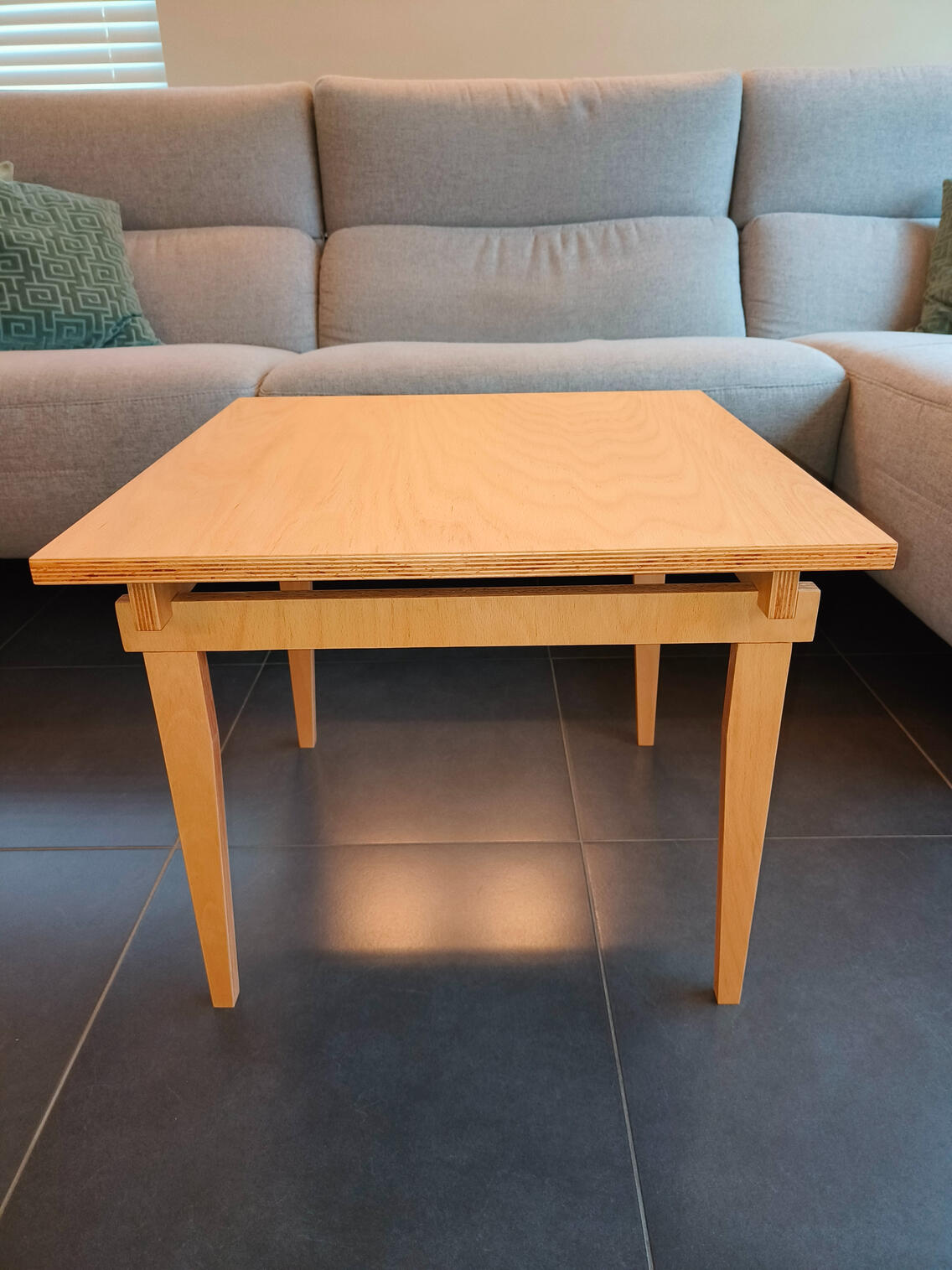 Houten bijzettafel Houten bijzettafel