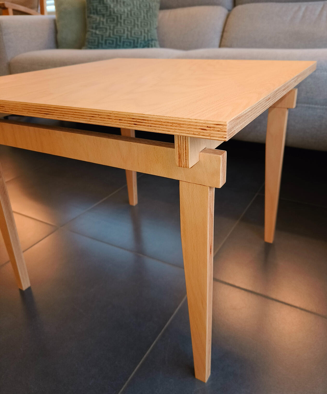 Houten bijzettafel Houten bijzettafel