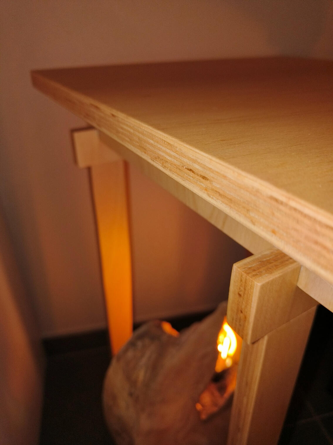 Houten bijzettafel Houten bijzettafel