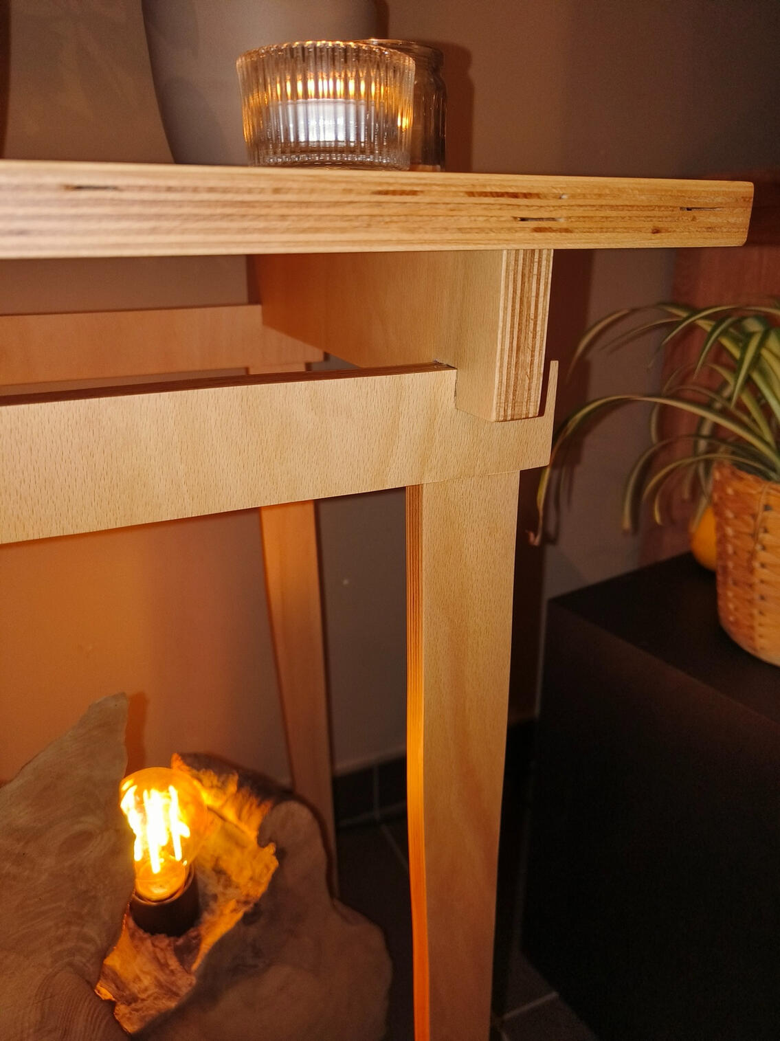 Houten bijzettafel Houten bijzettafel