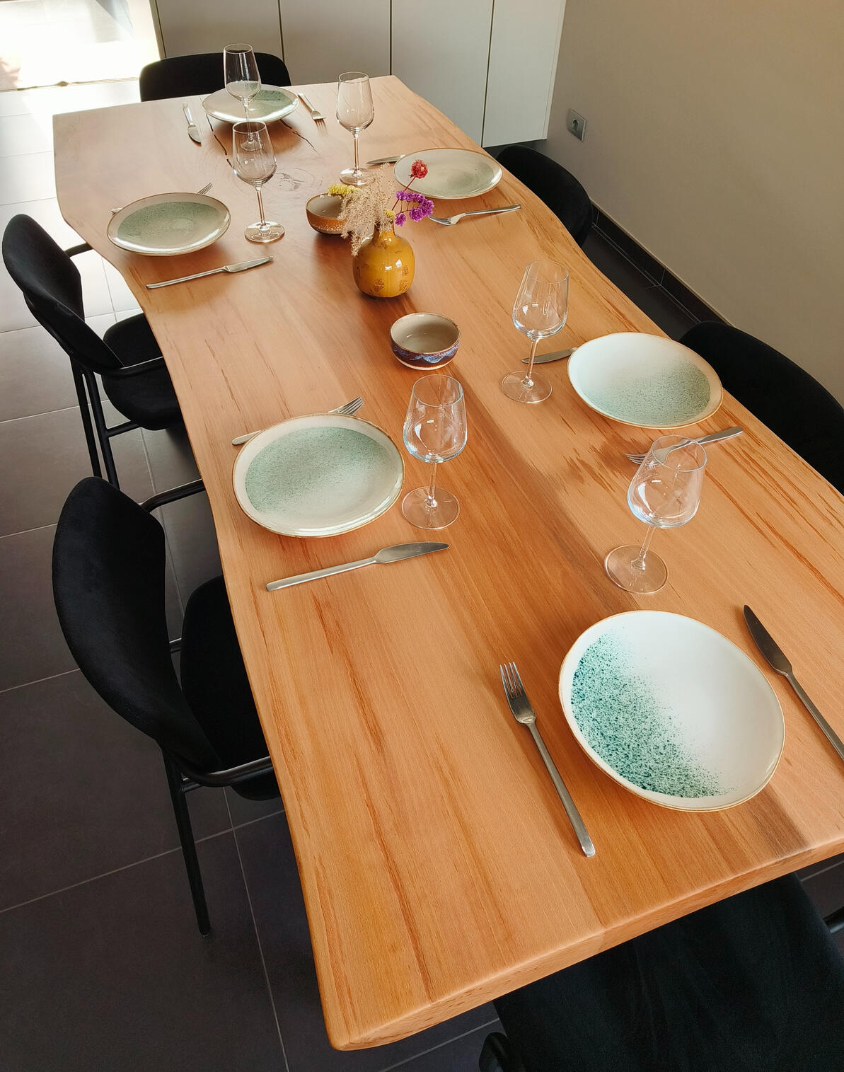 Beuken boomstamtafel, live edge tafel Beuken boomstamtafel, live edge tafel