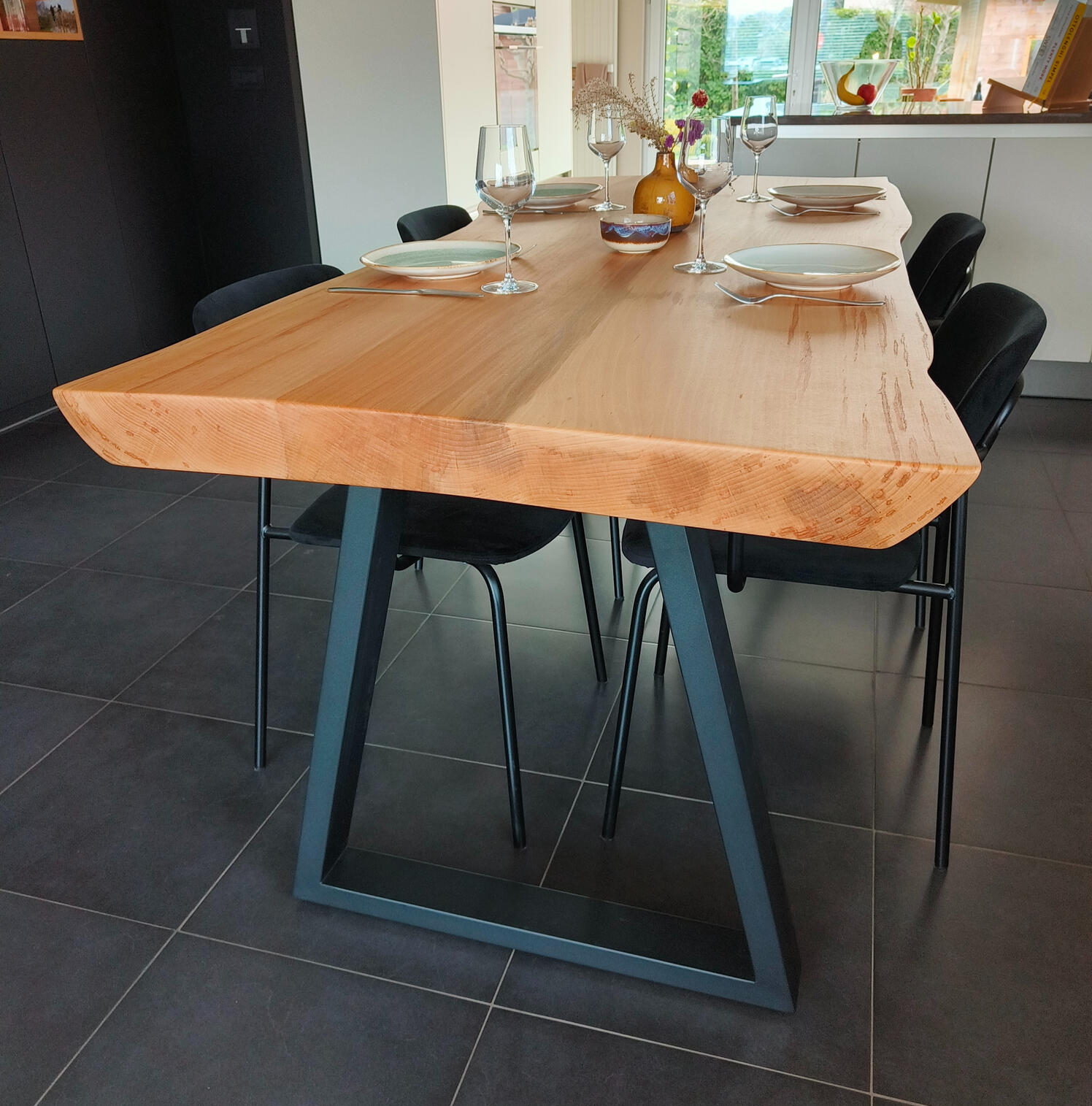 Beuken boomstamtafel, live edge tafel Beuken boomstamtafel, live edge tafel