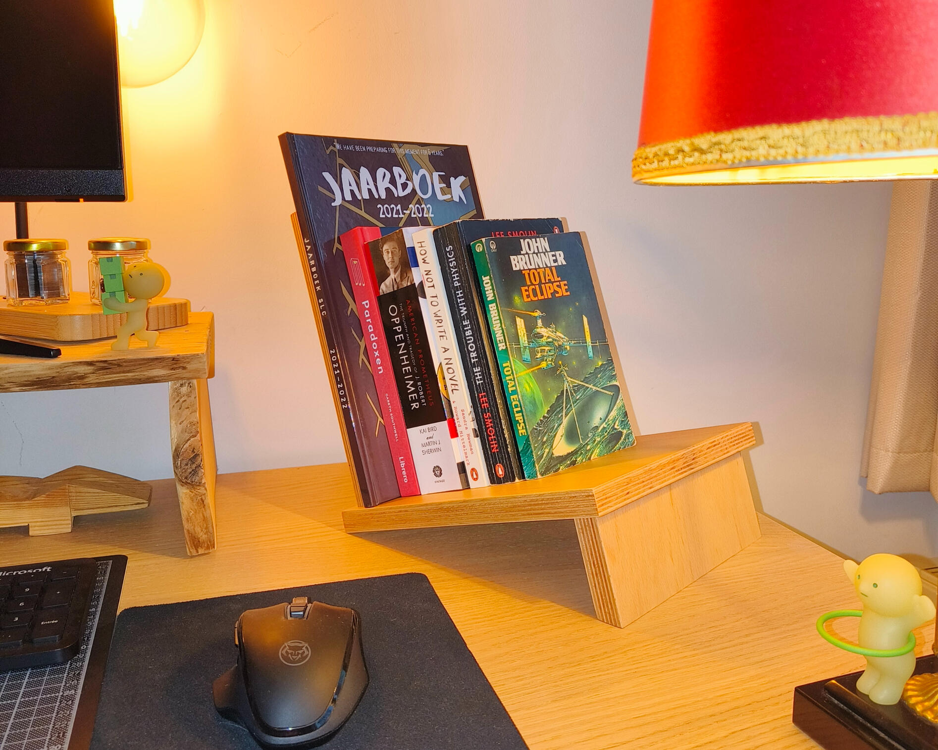 Houten boekensteun Houten boekensteun