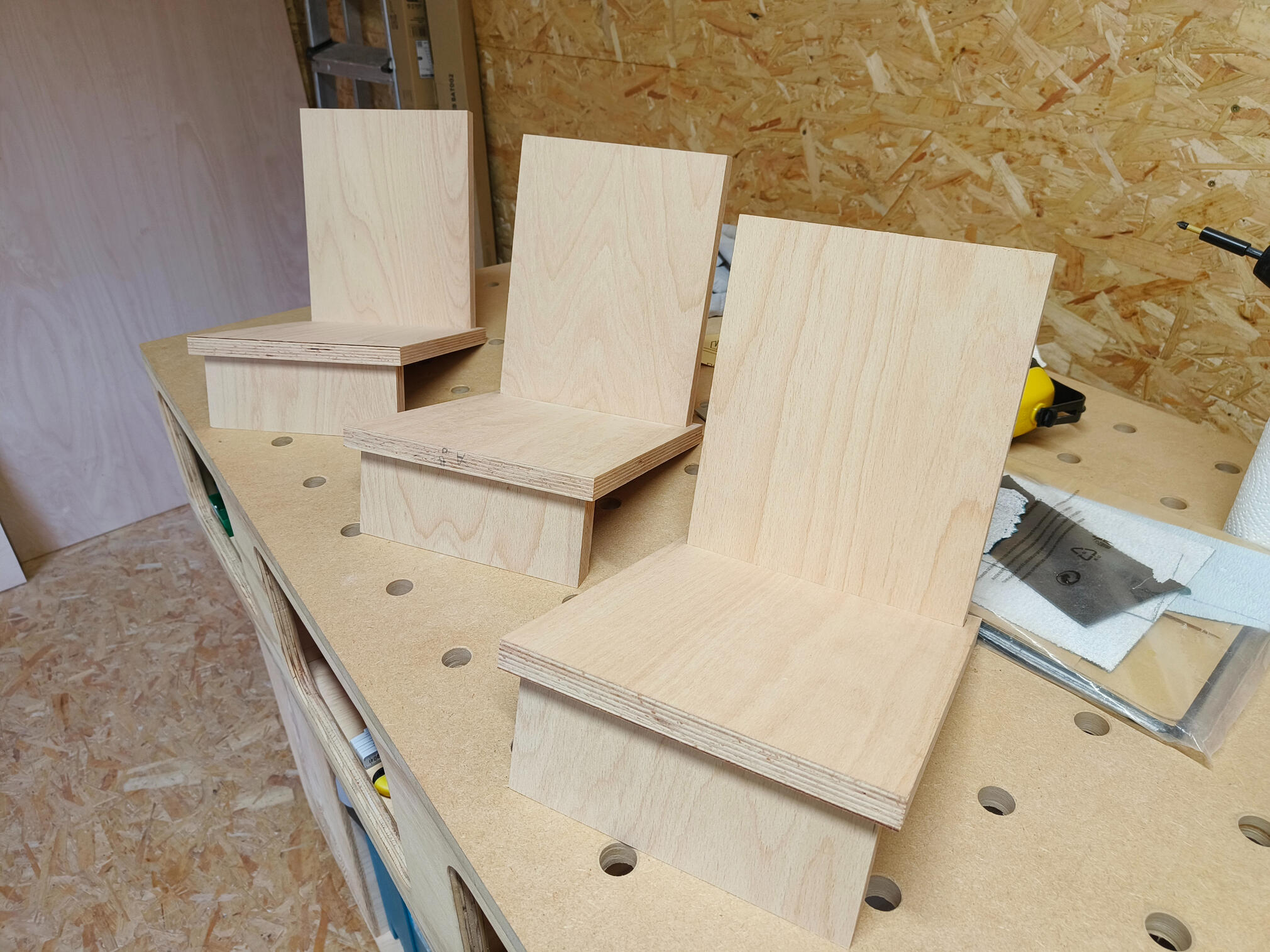 Houten boekensteunen Houten boekensteunen